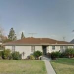 a long beach couple jeff and ann haberman have turned their corner home into a free nightly halloween show run by 28 computers image credit hoodline