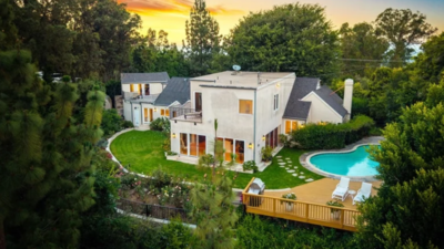 inin 1941 a beverly hills home was built for boris karloff after later belonging to gregory peck writers who bought it for about 28 million in 2003 image credit andrew orozco