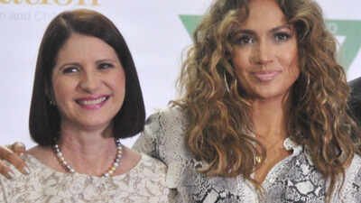 lopez r alongside then panamanian first lady marta linares de martinelli