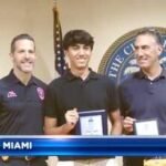 miami teen hailed as spider man after tackling alleged thief